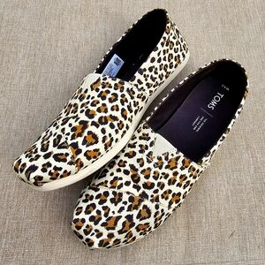 Like new Tom's alpargata size 8.5